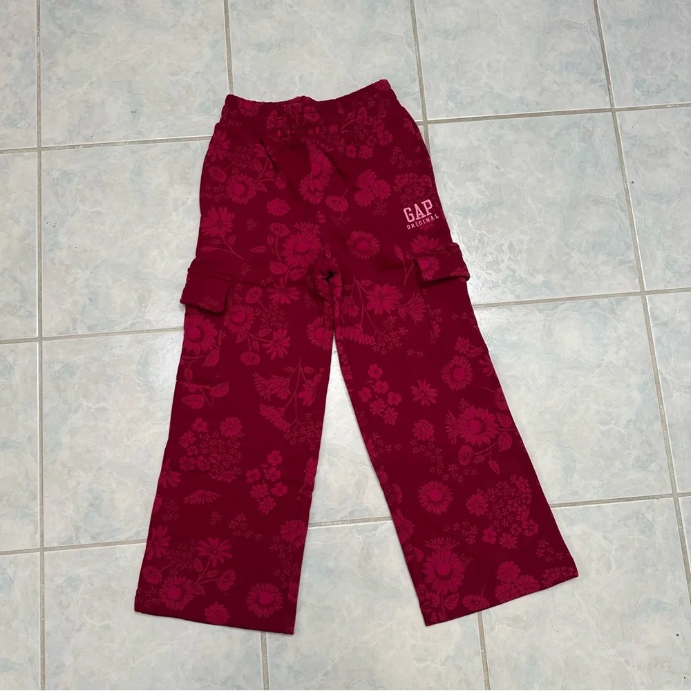 NWT GAP Youth Red Floral Fleece Hoodie and Cargo Pant Set Size Small